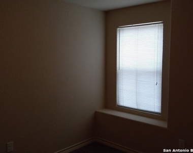 6631 Mia Way - Photo Thumbnail 31