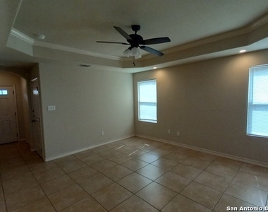 6631 Mia Way - Photo Thumbnail 7