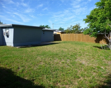 4009 Bancroft Drive - Photo Thumbnail 24