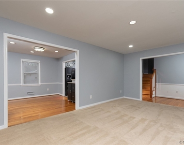 1701 Lauderdale Drive - Photo Thumbnail 5