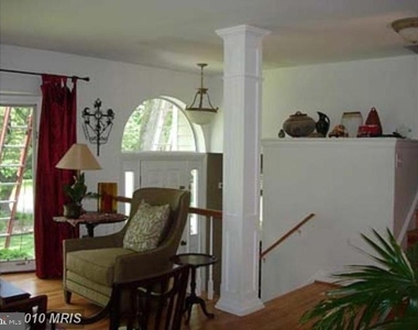 7702 Leesburg Dr - Photo Thumbnail 1