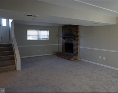 1319 Craghill Ct - Photo Thumbnail 2