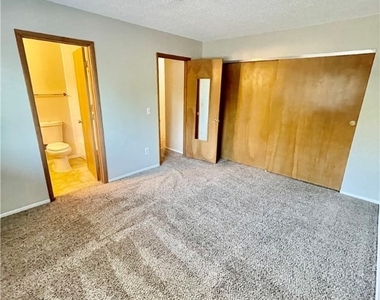 2650 Sumac Lane - Photo Thumbnail 29