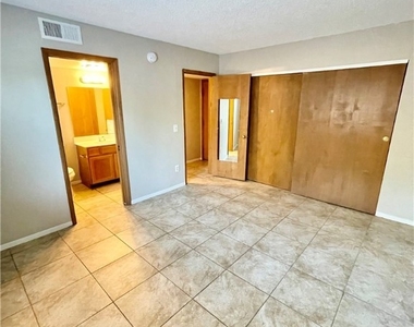 2650 Sumac Lane - Photo Thumbnail 16