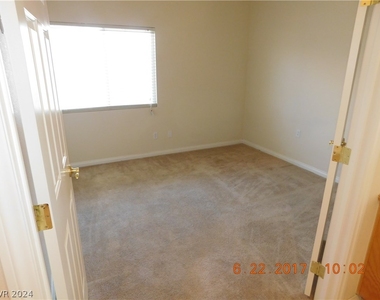 7778 Coronado Island Street - Photo Thumbnail 10