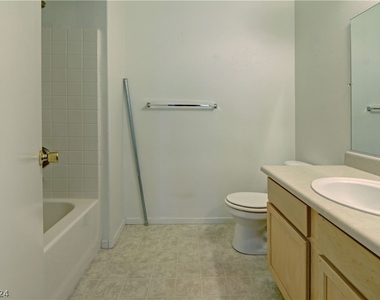 2615 W Gary Avenue - Photo Thumbnail 10