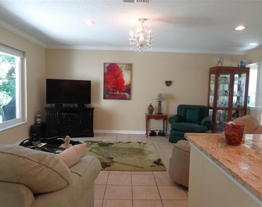 1658 Macdonnell Court - Photo Thumbnail 4