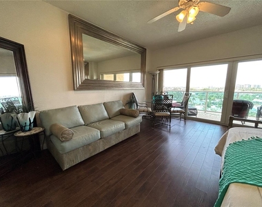 880 Mandalay Avenue - Photo Thumbnail 16