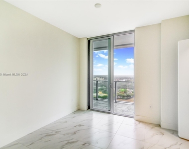 2000 Metropica Way - Photo Thumbnail 2