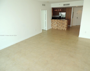 7900 Harbor Island Dr - Photo Thumbnail 10