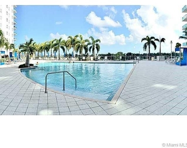 7900 Harbor Island Dr - Photo Thumbnail 46