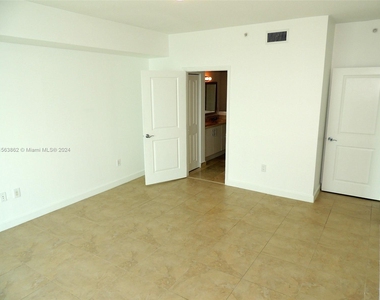 7900 Harbor Island Dr - Photo Thumbnail 24