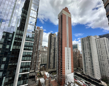 222 East 39th Street - Photo Thumbnail 13