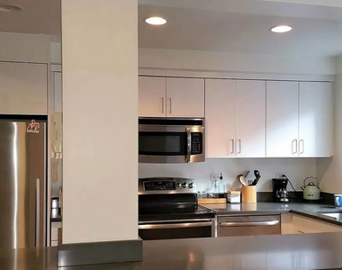 219 East 69th Street - Photo Thumbnail 6