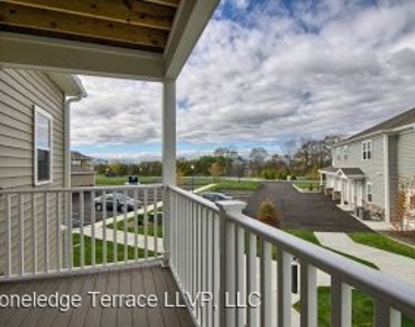 18 Stoneledge Drive - Photo Thumbnail 9