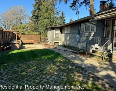 10227 Ne Shaver Street - Photo Thumbnail 4