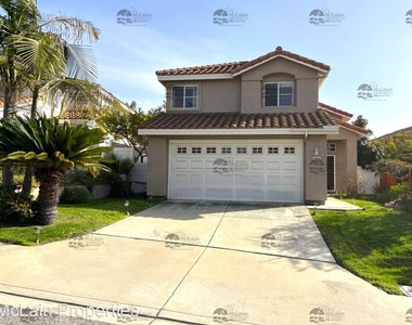 1304 La Crescentia Dr - Photo Thumbnail 0