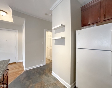 879 W. Cornelia, Unit 6 - Photo Thumbnail 4