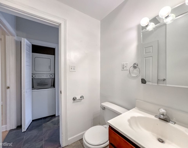 879 W. Cornelia, Unit 6 - Photo Thumbnail 17