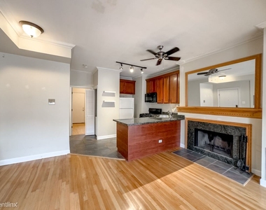 879 W. Cornelia, Unit 9 - Photo Thumbnail 8