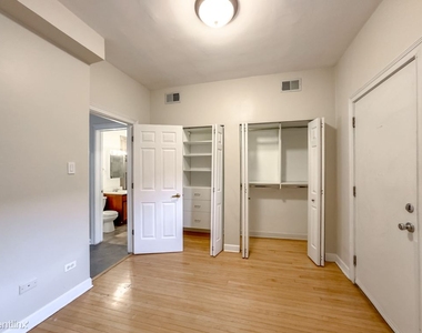 879 W. Cornelia, Unit 9 - Photo Thumbnail 14