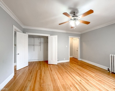 4404 N. Rockwell, Unit 7 - Photo Thumbnail 10