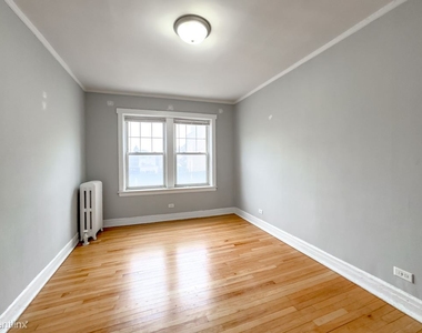 4404 N. Rockwell, Unit 7 - Photo Thumbnail 7