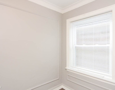 5516 N. Kenmore, Unit A304 - Photo Thumbnail 4