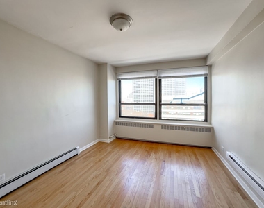 4180 N. Marine Drive, Unit A2121 - Photo Thumbnail 10