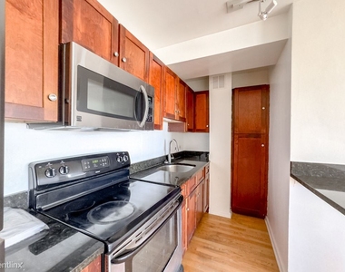 4180 N. Marine Drive, Unit A2121 - Photo Thumbnail 3