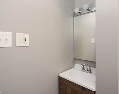 5516 N. Kenmore, Unit A903 - Photo Thumbnail 13