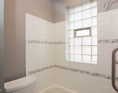 5516 N. Kenmore, Unit A903 - Photo Thumbnail 12