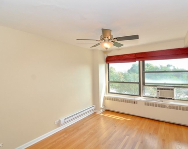 4180 N. Marine Drive, Unit A706 - Photo Thumbnail 9