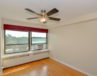 4180 N. Marine Drive, Unit A706 - Photo Thumbnail 10