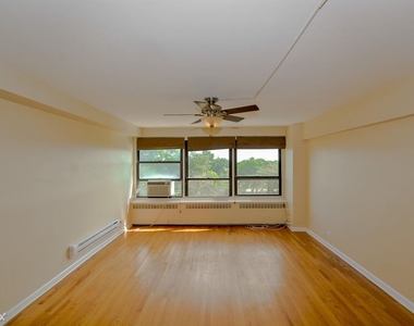 4180 N. Marine Drive, Unit C706 - Photo Thumbnail 6