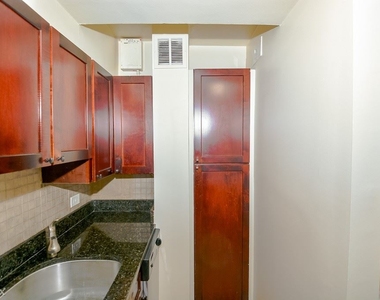 4180 N. Marine Drive, Unit C706 - Photo Thumbnail 3