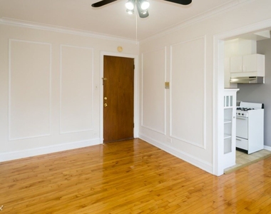 5516 N. Kenmore, Unit A704 - Photo Thumbnail 9