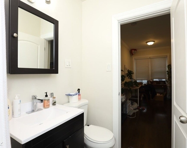 3817 N. Greenview, Unit E-5 - Photo Thumbnail 19