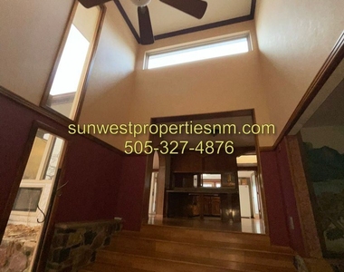 2425 Ridgeview Dr. - Photo Thumbnail 6