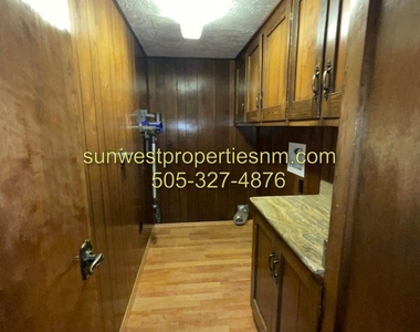 2425 Ridgeview Dr. - Photo Thumbnail 10