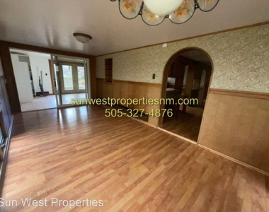 2425 Ridgeview Dr. - Photo Thumbnail 7