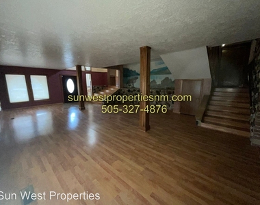 2425 Ridgeview Dr. - Photo Thumbnail 3