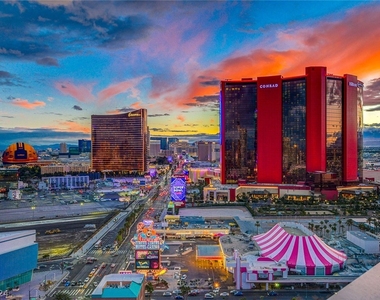 2700 Las Vegas Boulevard - Photo Thumbnail 1