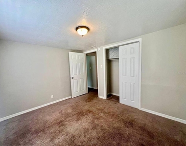 1513 E Poinsettia Avenue - Photo Thumbnail 12