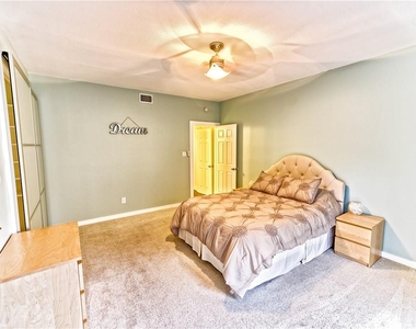 1501 Barton Springs Rd - Photo Thumbnail 10