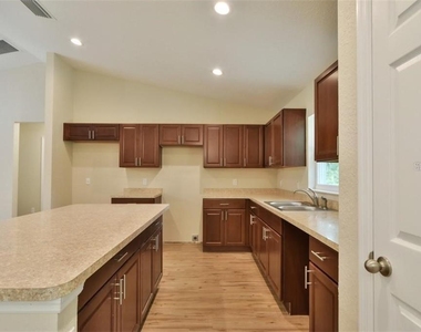 6707 Sw 64 Avenue - Photo Thumbnail 13