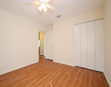 819 Orland Blvd - Photo Thumbnail 17