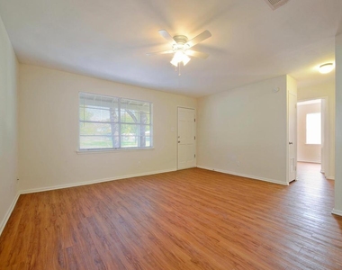 819 Orland Blvd - Photo Thumbnail 14