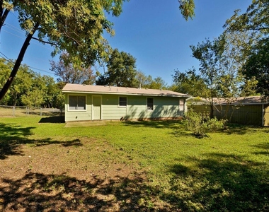 819 Orland Blvd - Photo Thumbnail 10