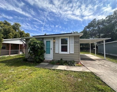 2505 Golfview Street - Photo Thumbnail 1